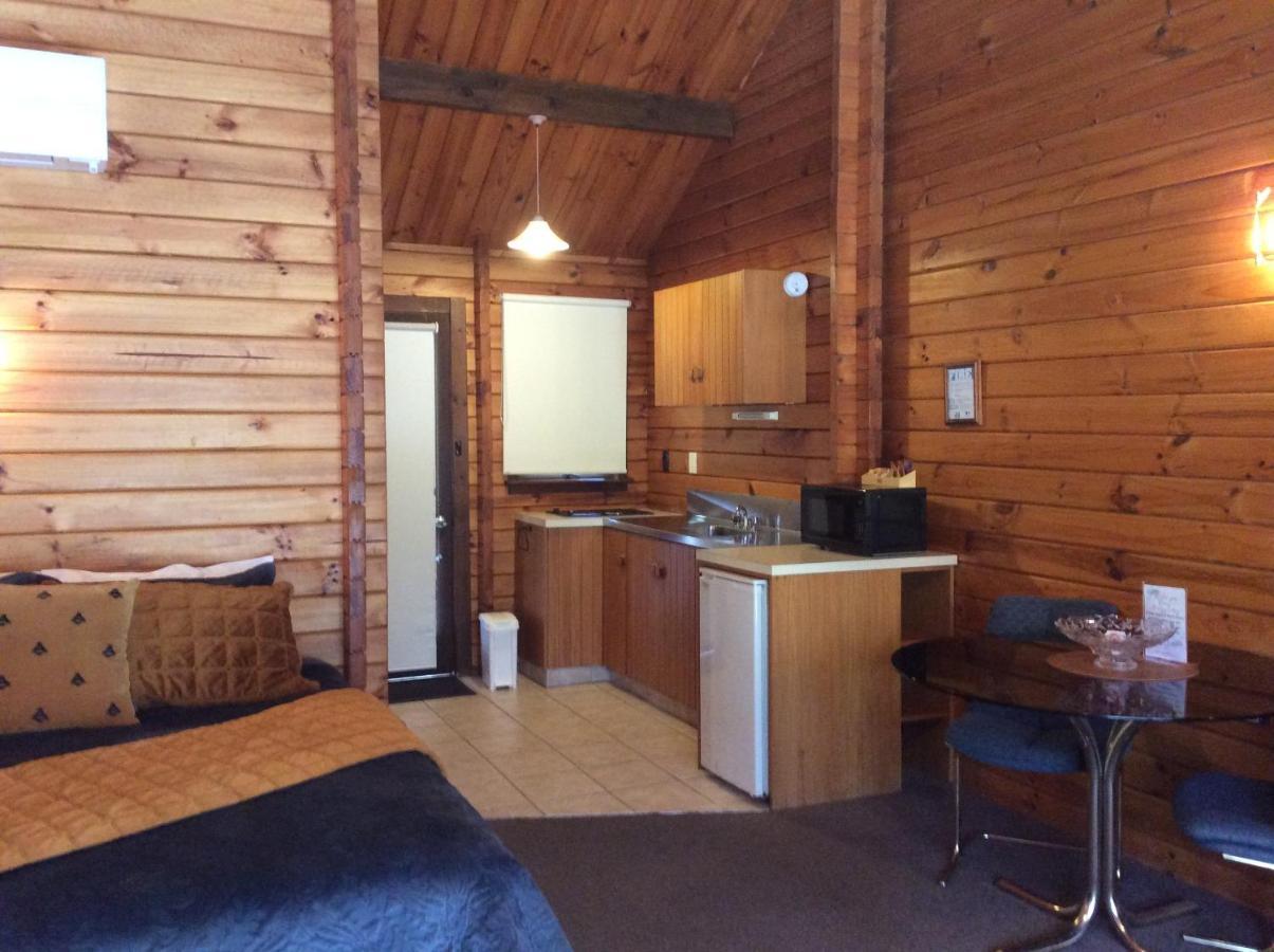 Alpine Lodge Motel Ханмер-Спрингс Экстерьер фото